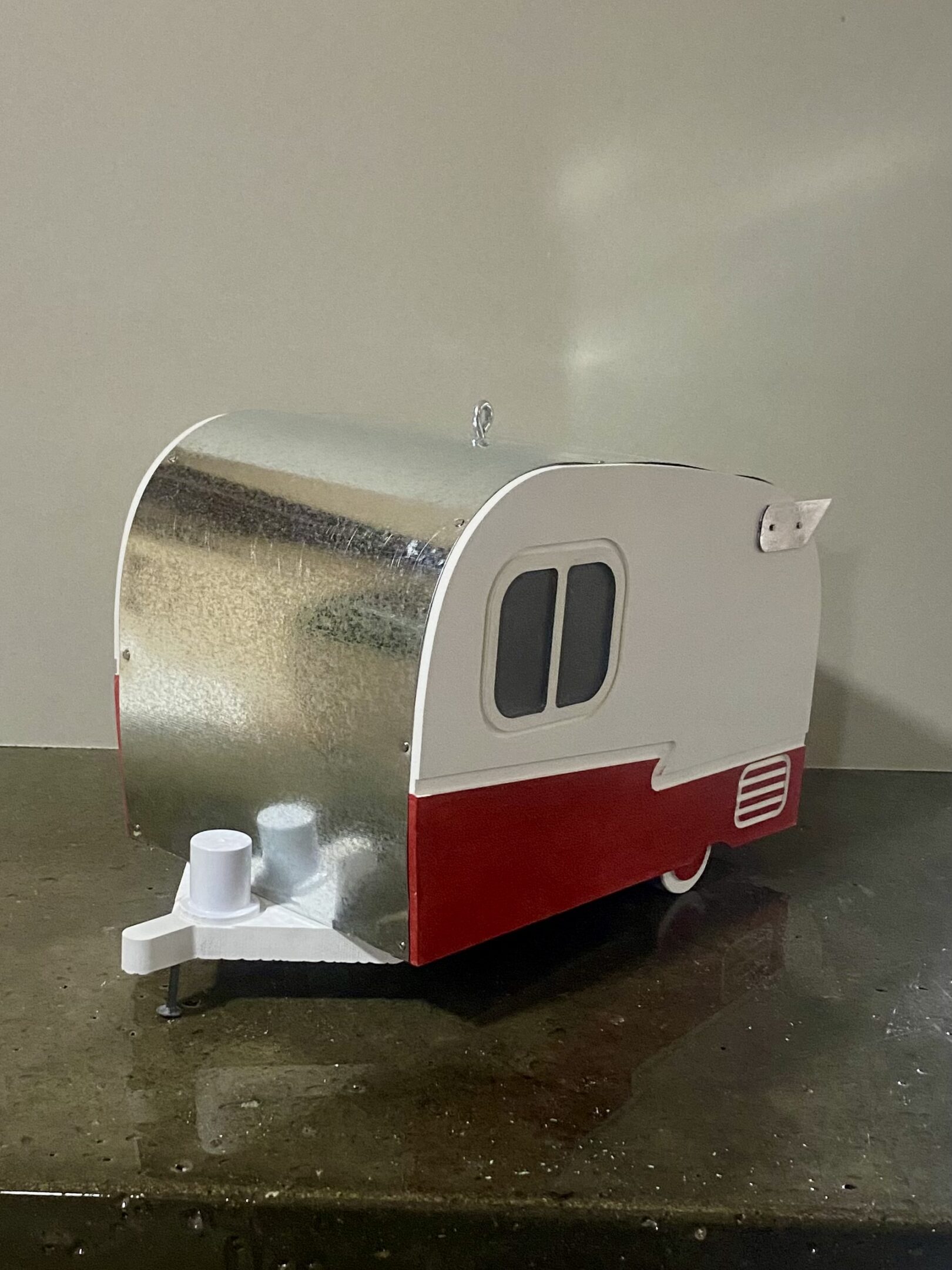 Vintage Style Camper Birdhouse - Image 2