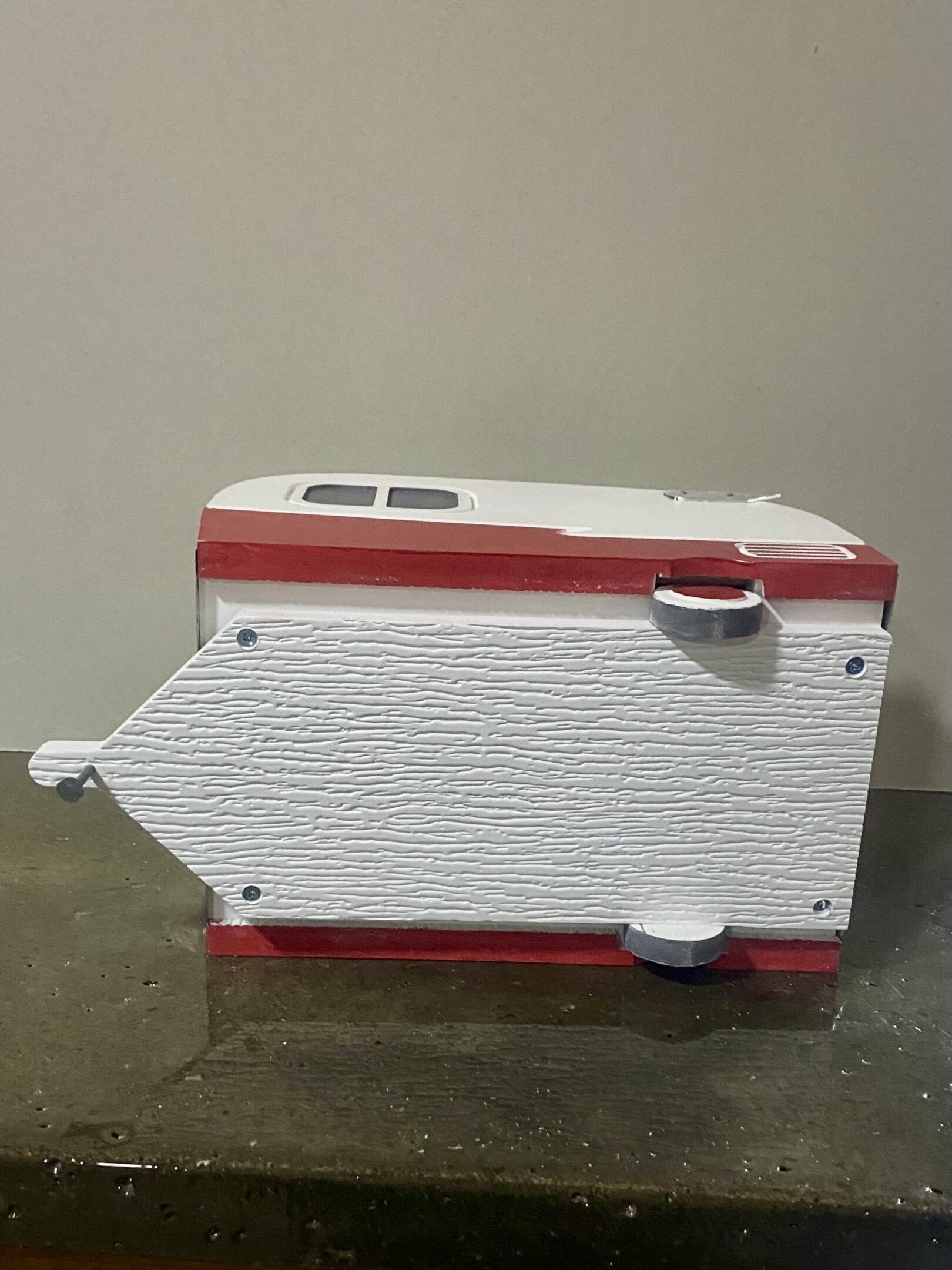 Vintage Style Camper Birdhouse - Image 3