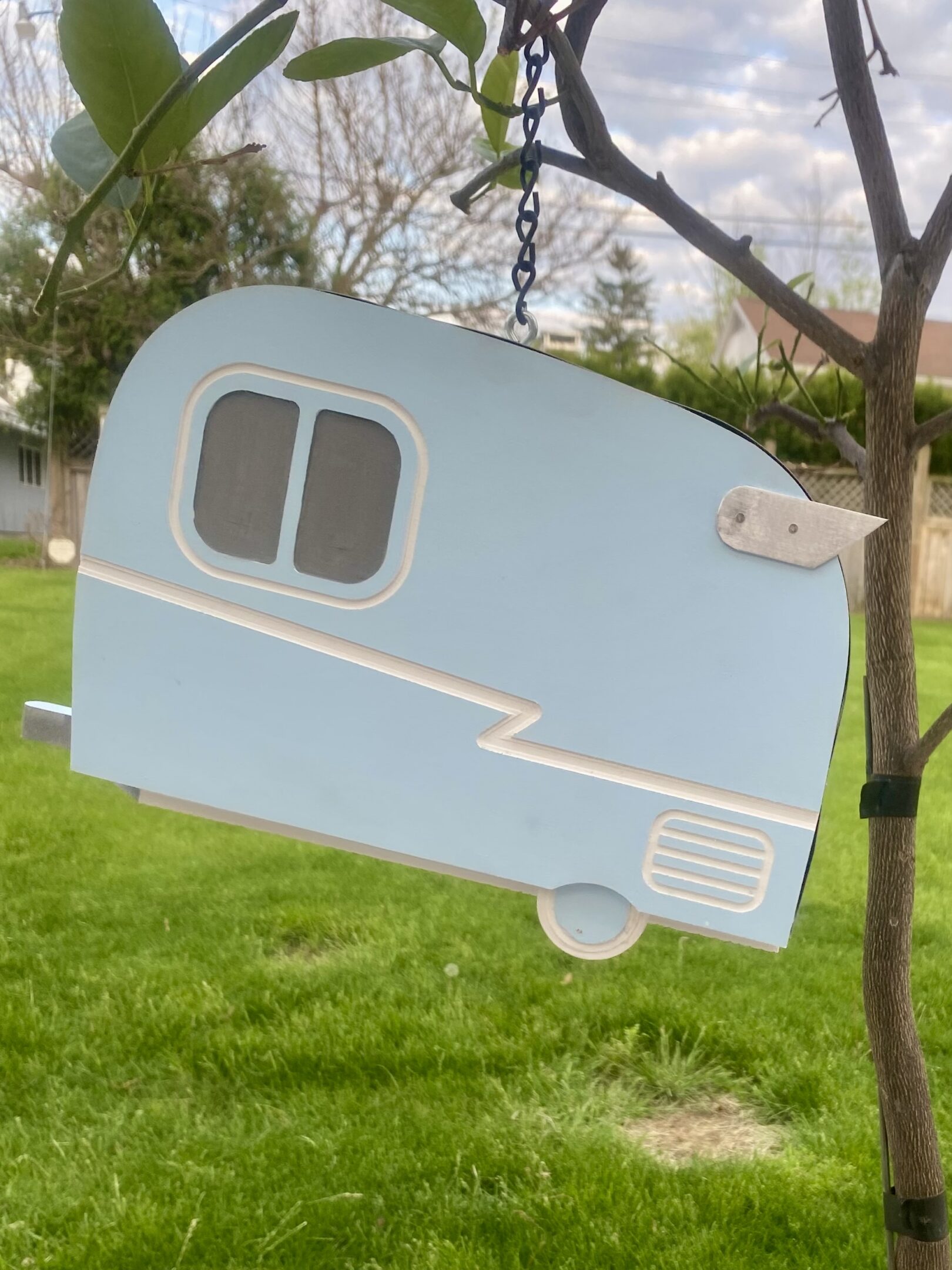 Vintage Style Camper Birdhouse - Image 3